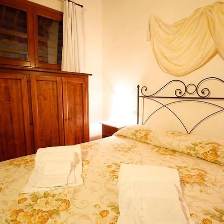 Gatto Bianco Tizzauli Villa Montespertoli Bagian luar foto